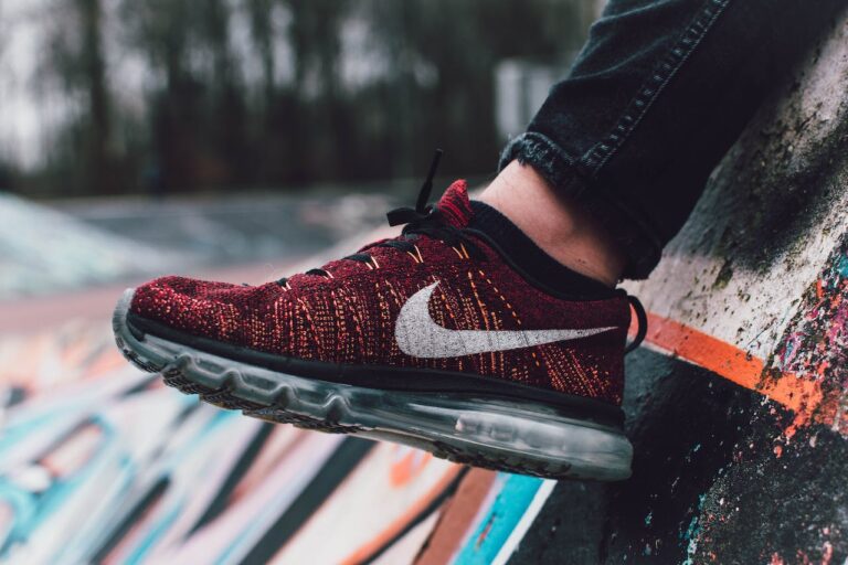 Quem é mais rica Nike ou Puma? tênis gucci