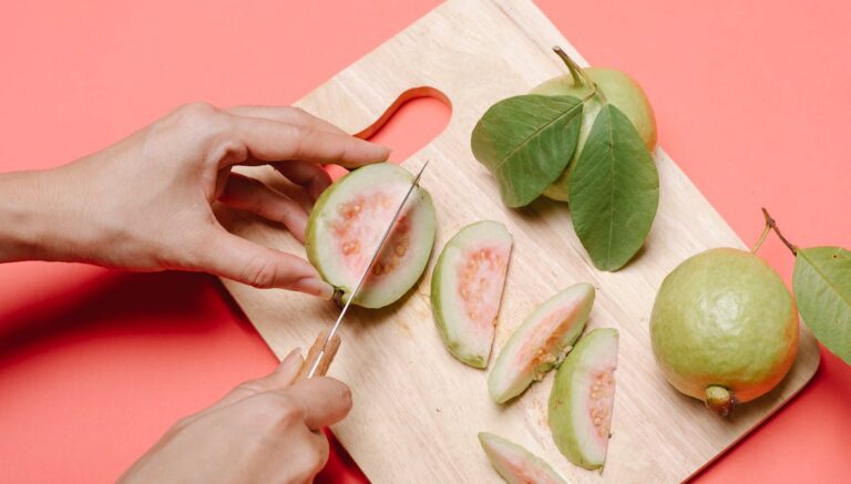O que significa sonhar com uma fruta goiaba? significa sonhar com uma fruta goiaba